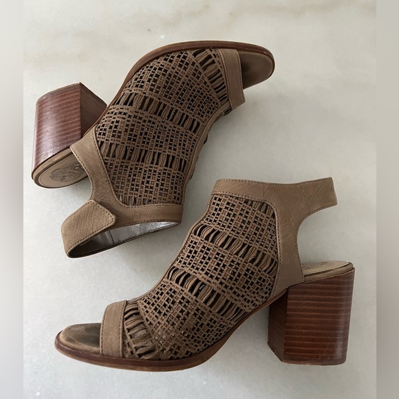 🎀Vince Camuto Keannie Block Heel Sandal shoes size 7 🎀 - Picture 6 of 7